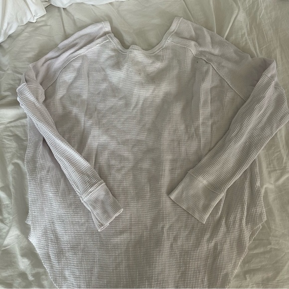 Aritzia TNA Waffle Long Sleeve Top - Picture 3 of 3